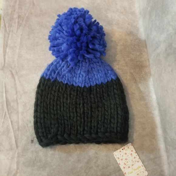 Free People Other - Free People Cozy Up Black & Blue Beanie